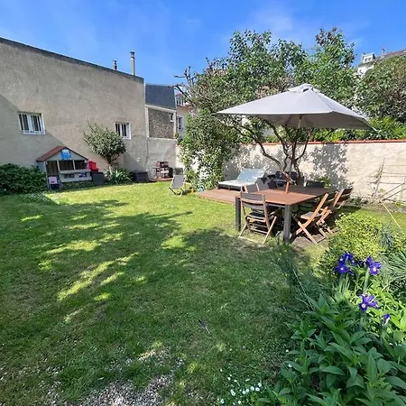 Familial Avec Jardin 아파트 세브르